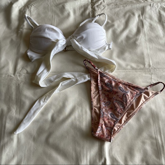 Bikini Set - Picture 1 of 14